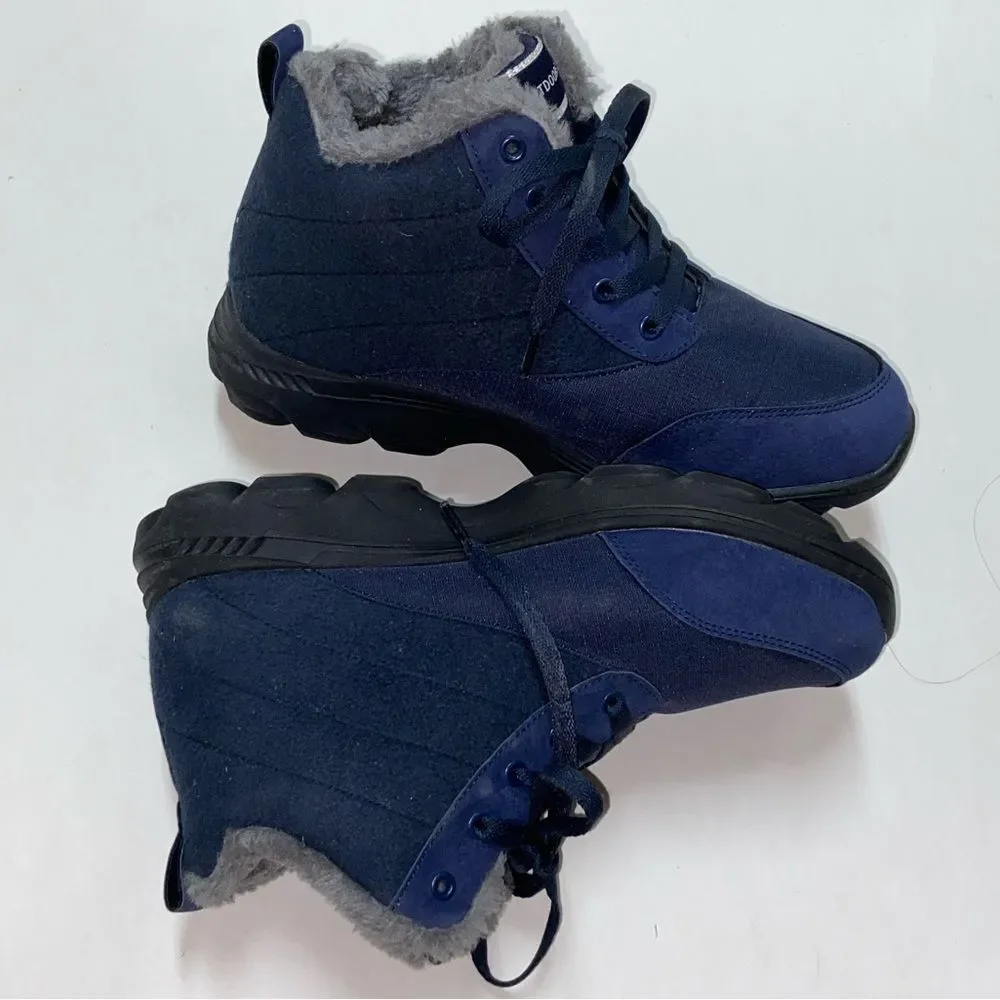 Outdoors Dark Blue Women’s Boots with Soft Gray Lining Size 41.5
